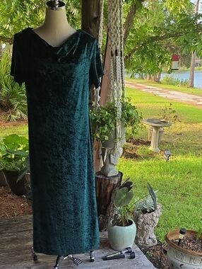 Brett Alixander Forest Green Crushed Velvet Maxi Dress Size 16
